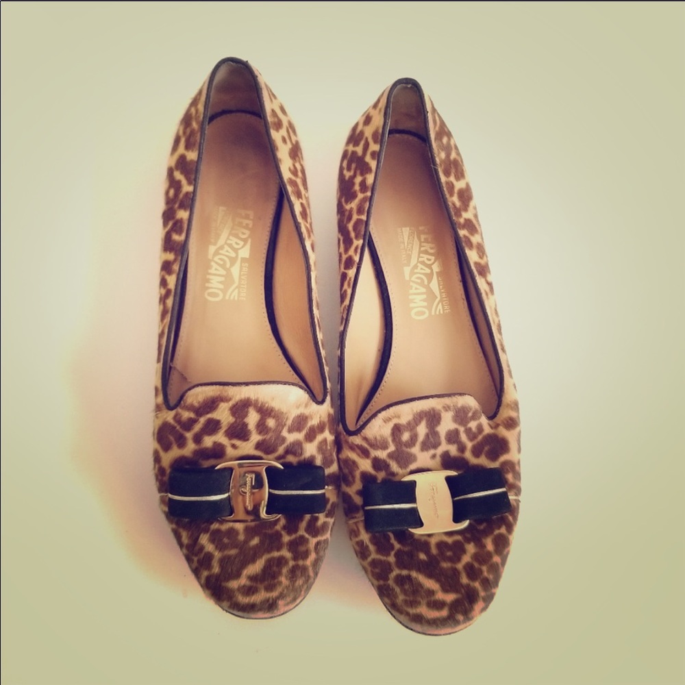 Timeless calfskin leopard ballet flats